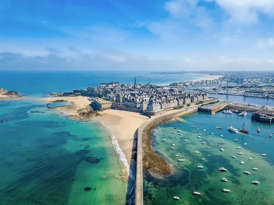 Petite Maison Situee Entre Saint-Malo Et Cancale 0*, Saint-Meloir-des-Ondes